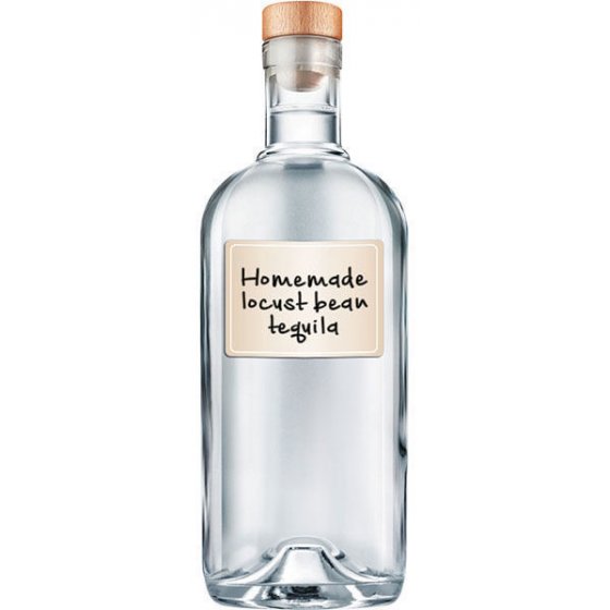 Tequila casera con algarroba