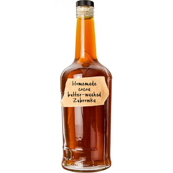 Домашняя обогащенная маслом какао зубровка