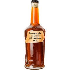 Домашний обогащенный маслом кокоса ром